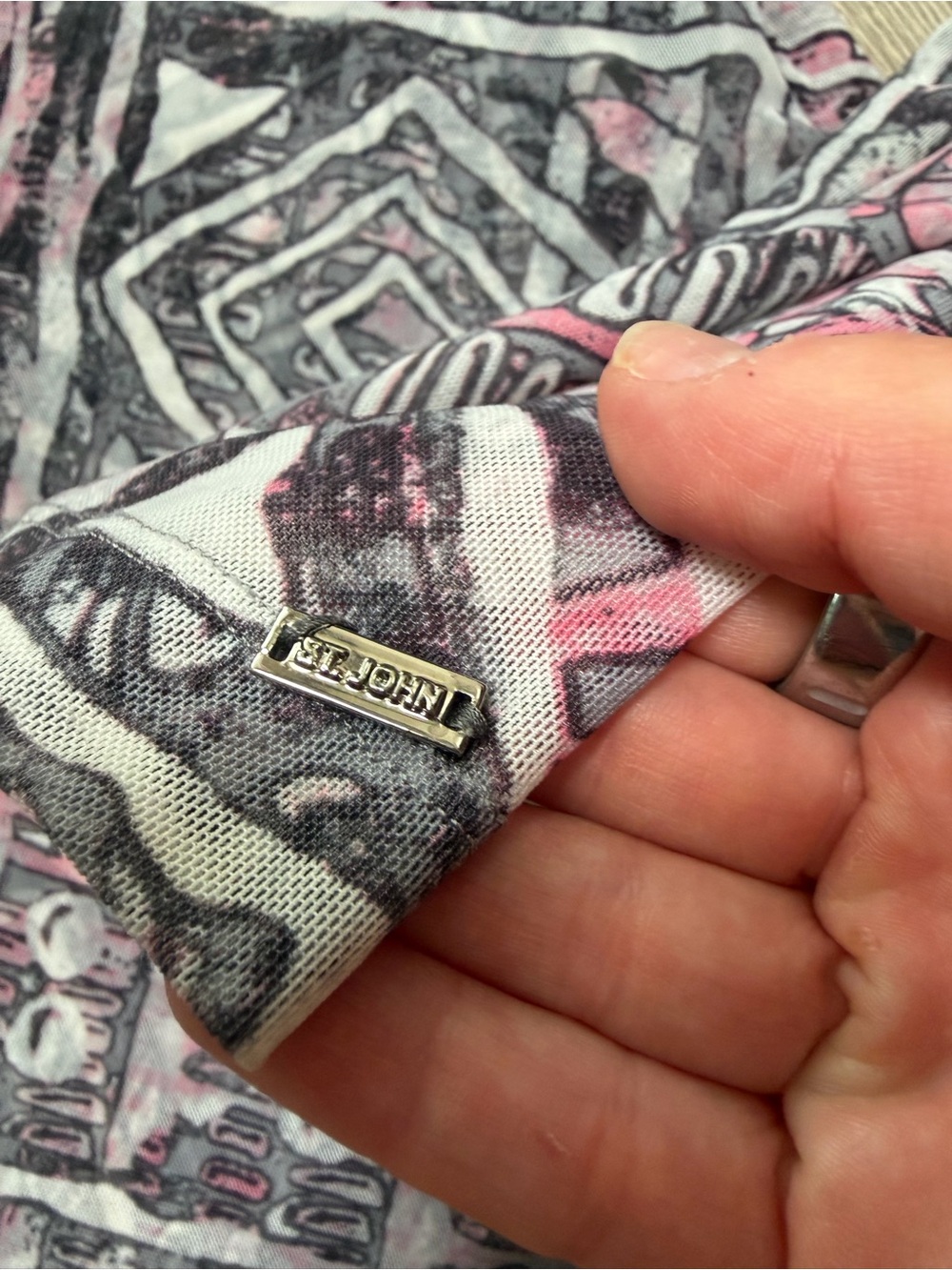Vintage St John Sport Marie Gray Pink Gray Tribal Geometric Mesh Top Mock Neck S - Picture 3 of 6